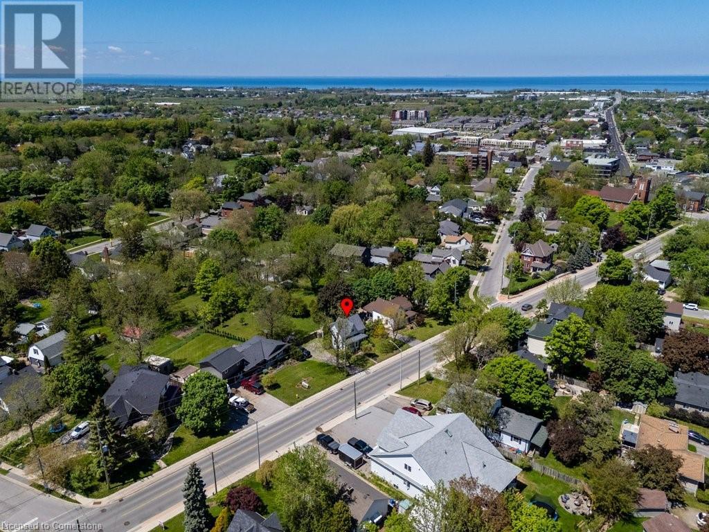 Photo 40 of 4216 Mountain Street, Beamsville ON