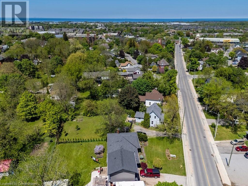 Photo 44 of 4216 Mountain Street, Beamsville ON