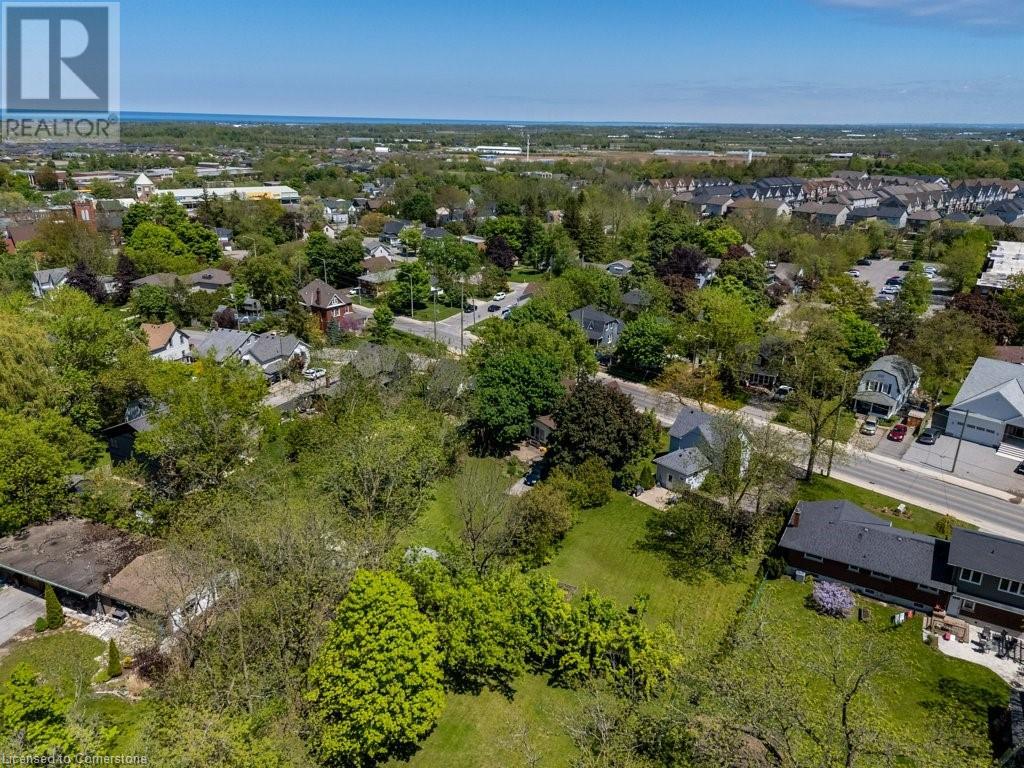 Photo 47 of 4216 Mountain Street, Beamsville ON