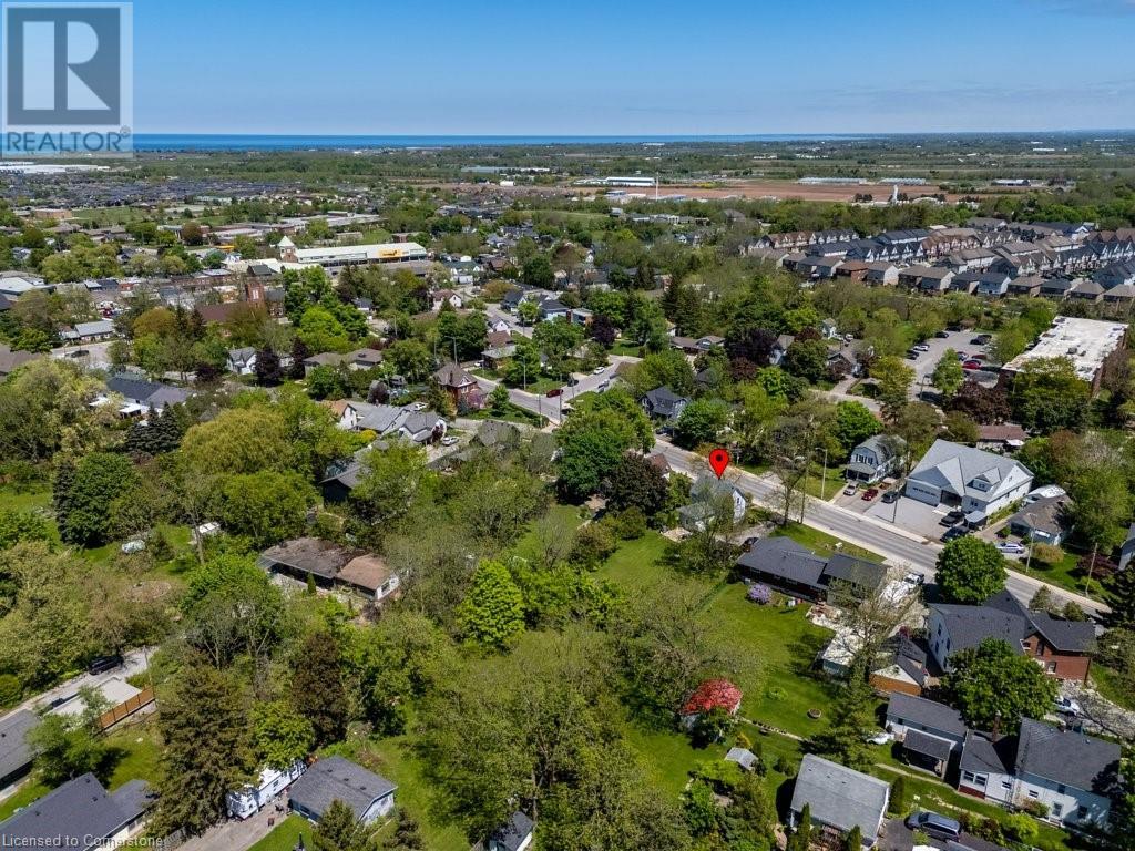 Photo 48 of 4216 Mountain Street, Beamsville ON