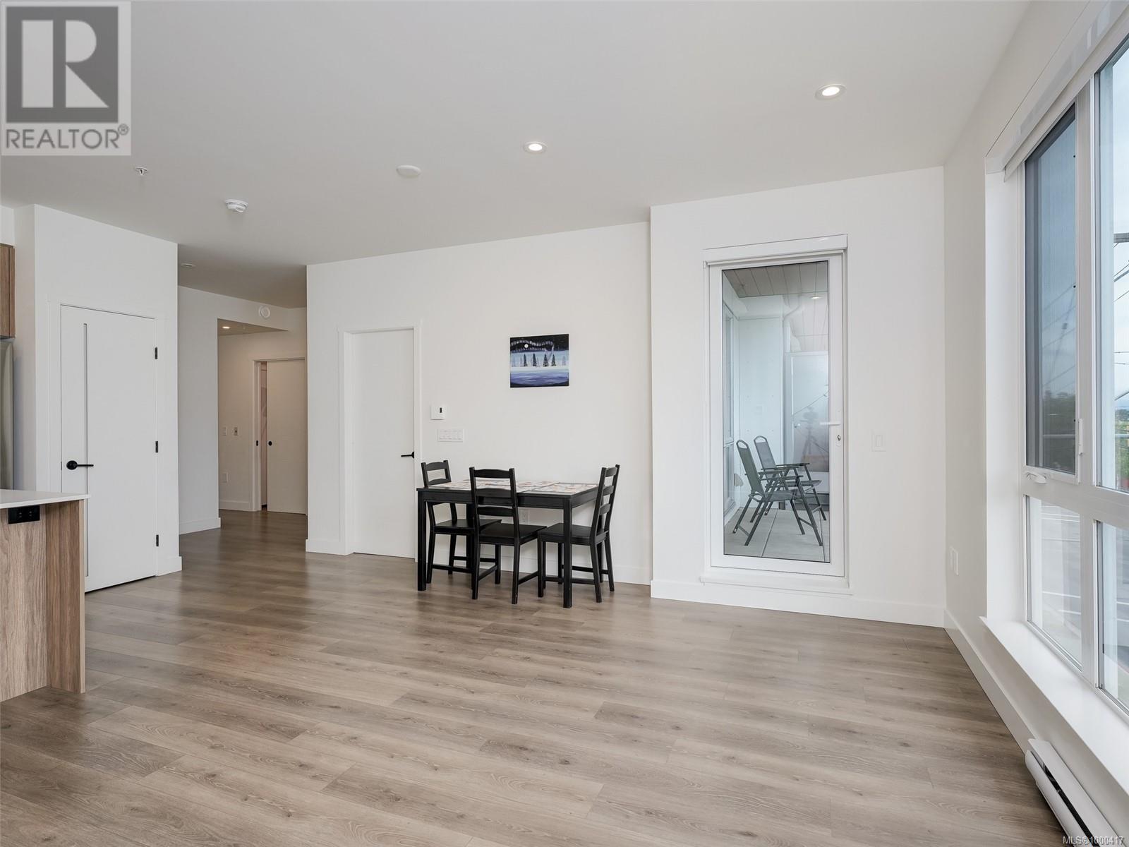 #307 1301 HILLSIDE AVE - Image 4