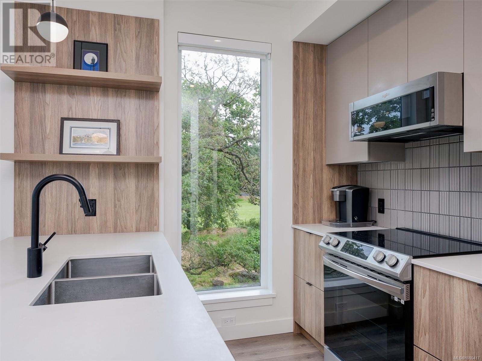 #307 1301 HILLSIDE AVE - Image 9