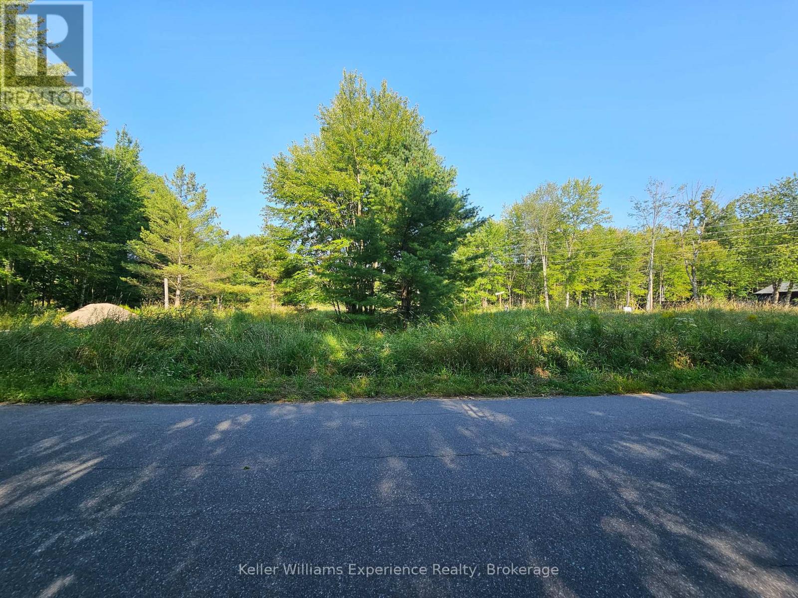 Photo 9 of 1006 Bowyers Beach Road, Bracebridge ON