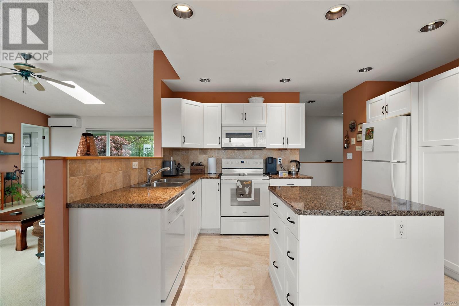  3387 Mary Anne Crescent, Colwood