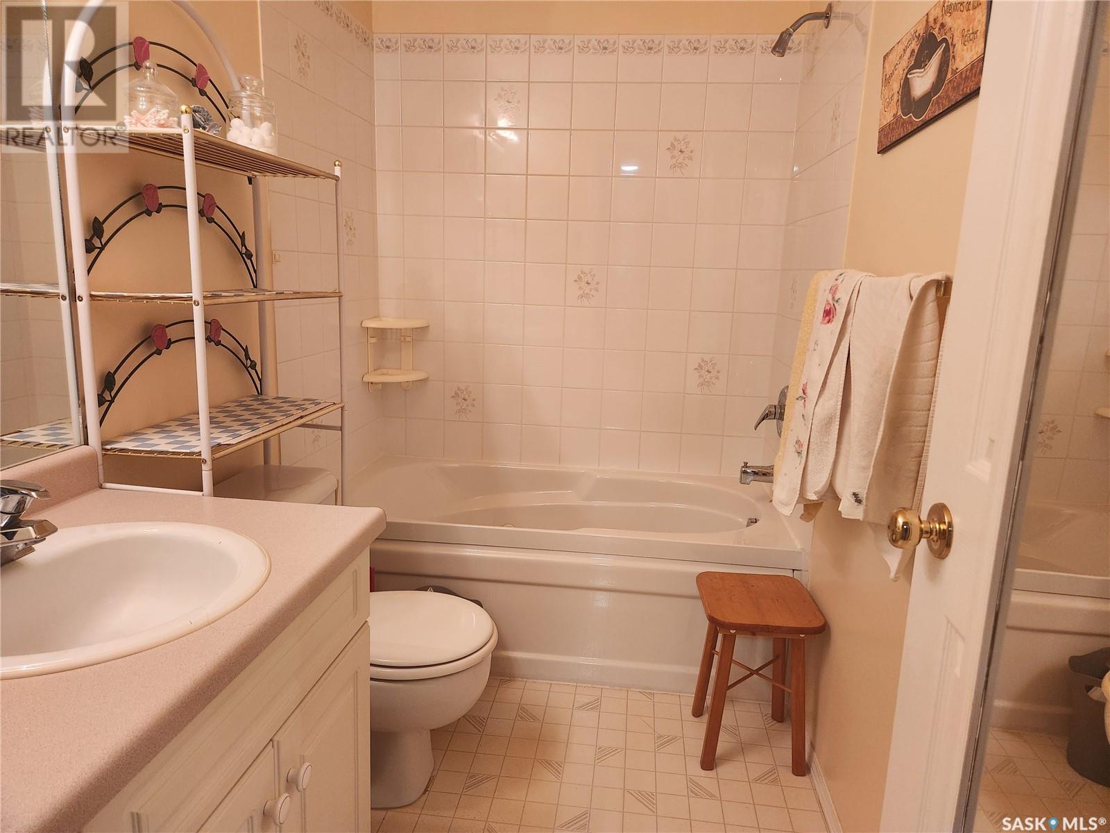 Photo 17 of 304 806 100 A Street, Tisdale SK