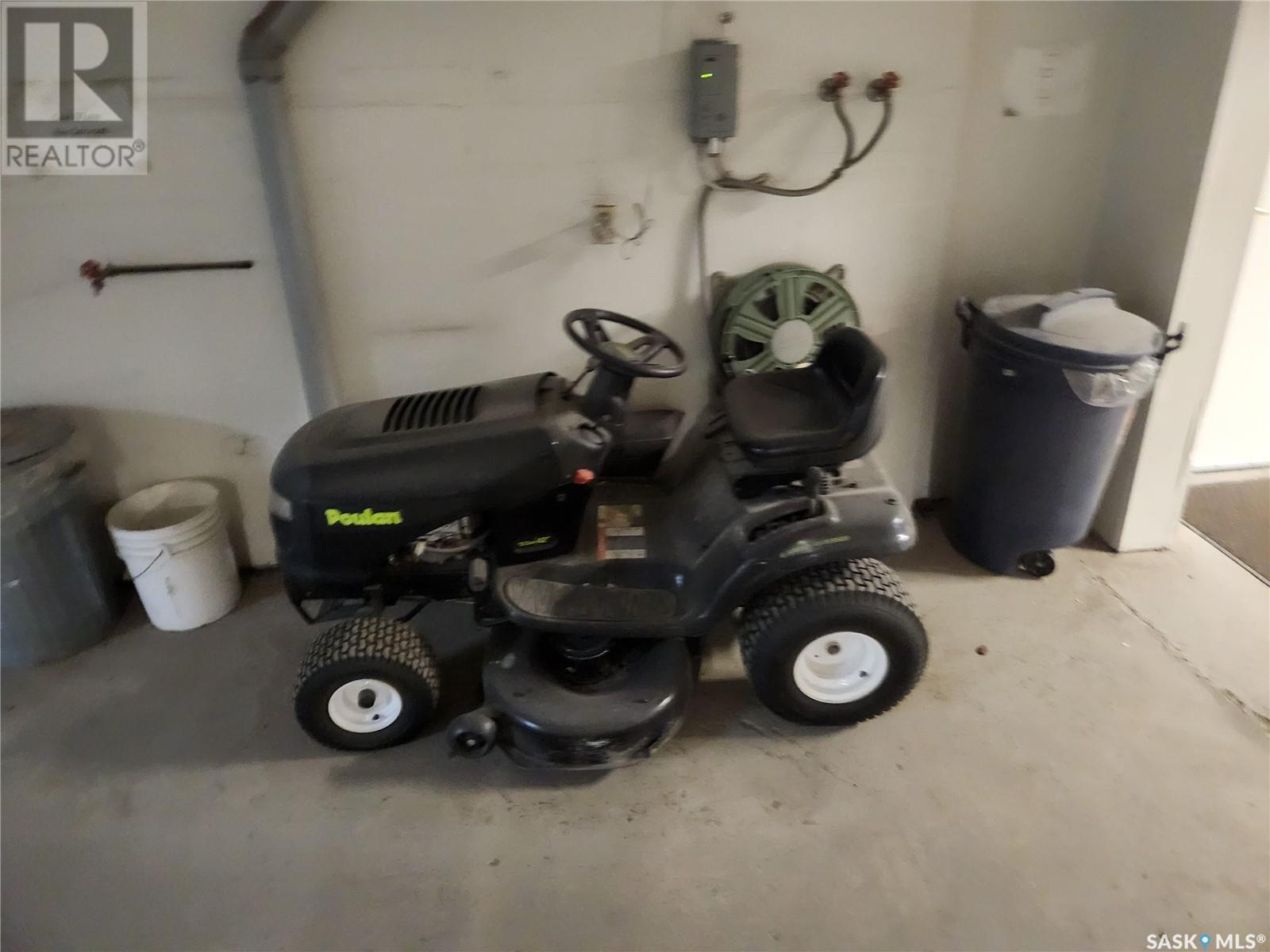 Photo 20 of 304 806 100 A Street, Tisdale SK