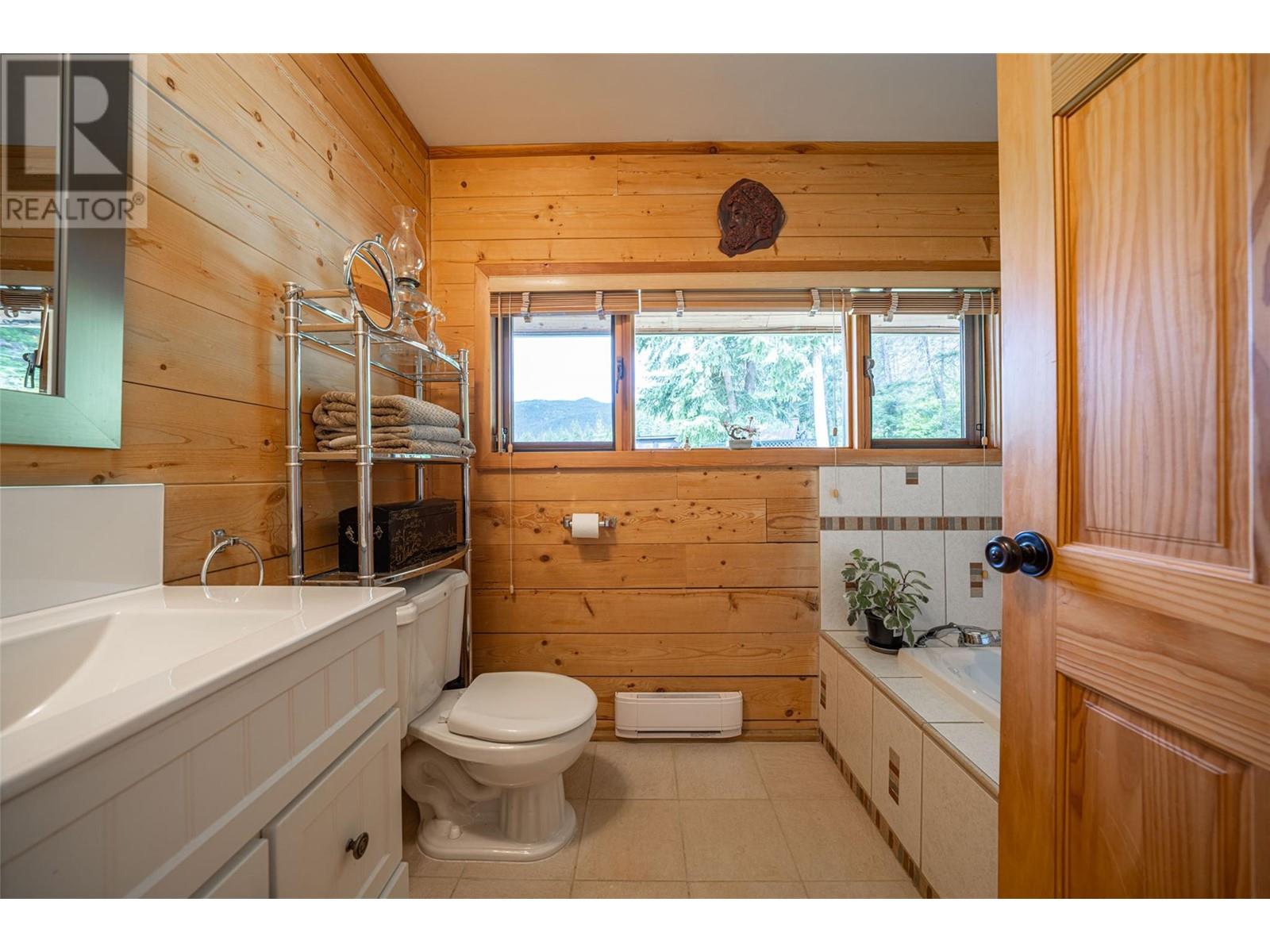 1075 Six Mile Creek Road, Vernon
