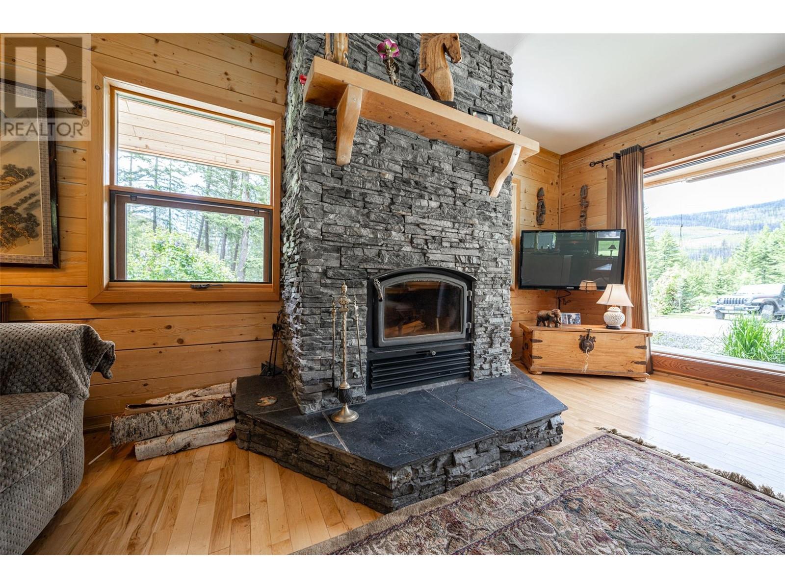 1075 Six Mile Creek Road, Vernon