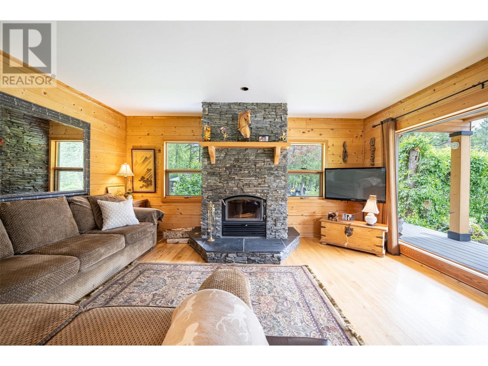 1075 Six Mile Creek Road, Vernon