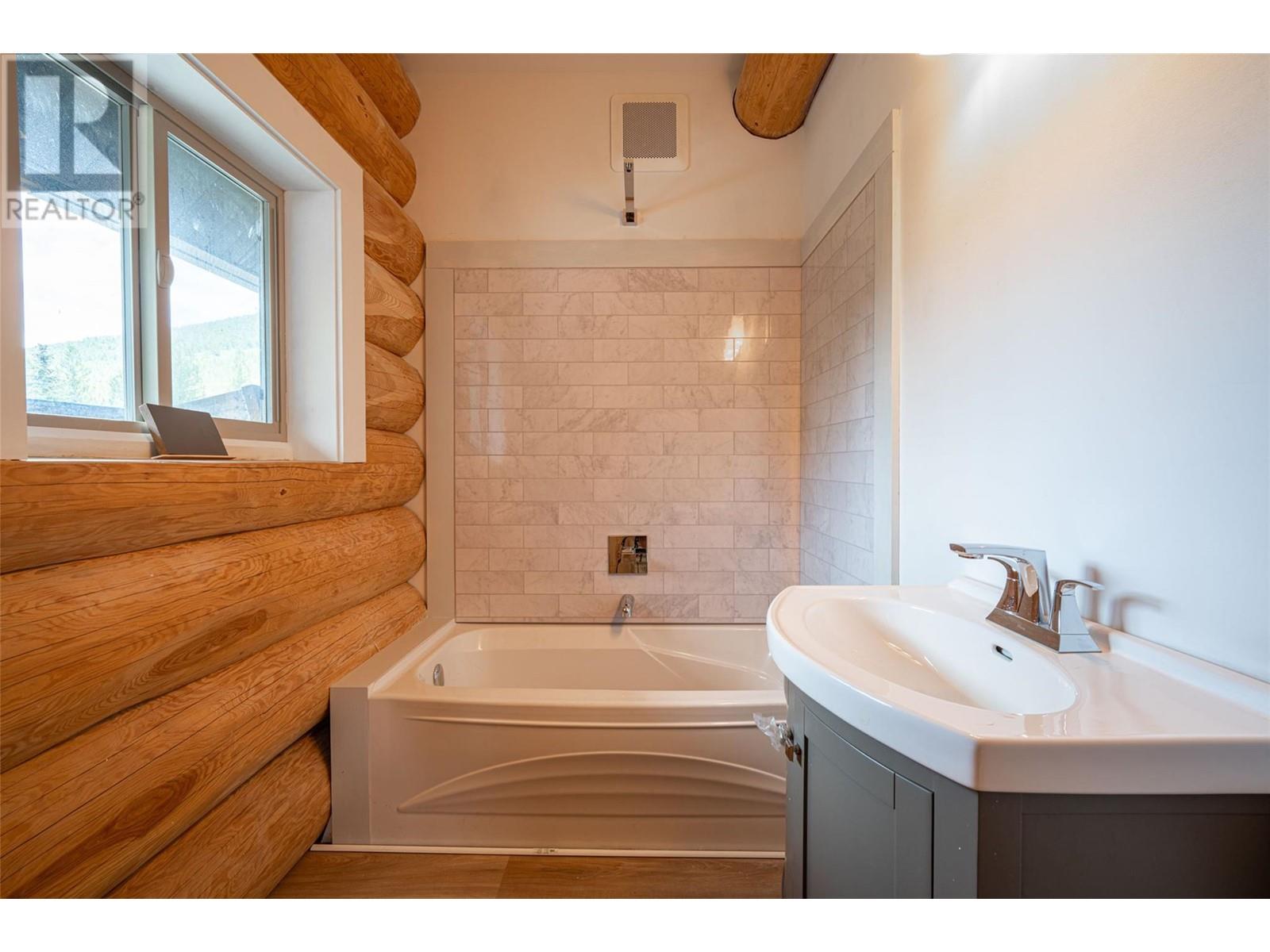 1075 Six Mile Creek Road, Vernon