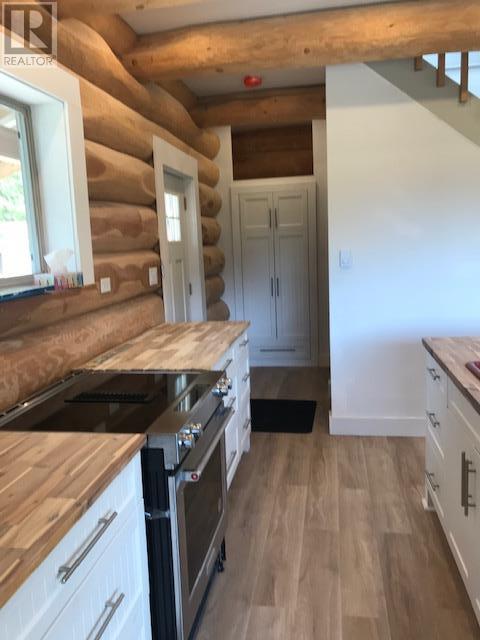 1075 Six Mile Creek Road, Vernon