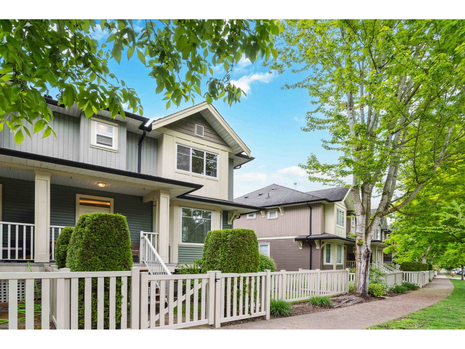 32 6575 192 Street - photo 2