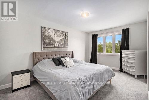 Photo 13 of 401 Voyageur Place, Russell ON