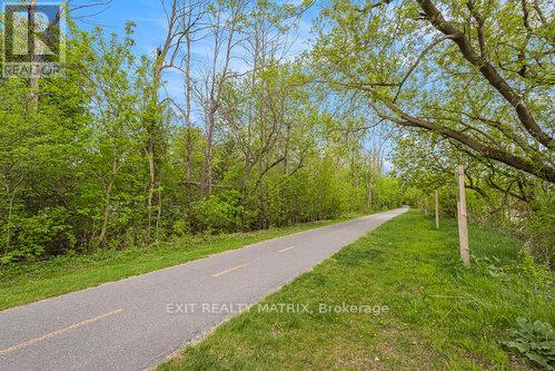 Photo 15 of 401 Voyageur Place, Russell ON