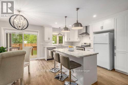 Photo 9 of 401 Voyageur Place, Russell ON