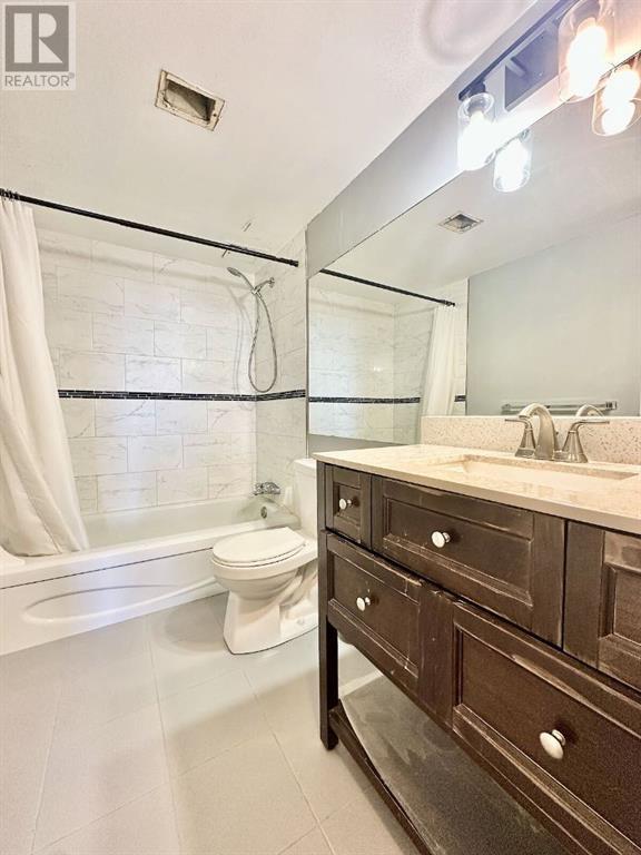 Single Family House for Sale in   Dalton Drive NW Dalhousie Calgary 