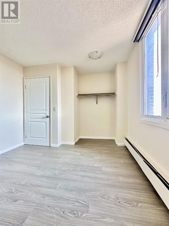 Single Family House for Sale in   Dalton Drive NW Dalhousie Calgary 