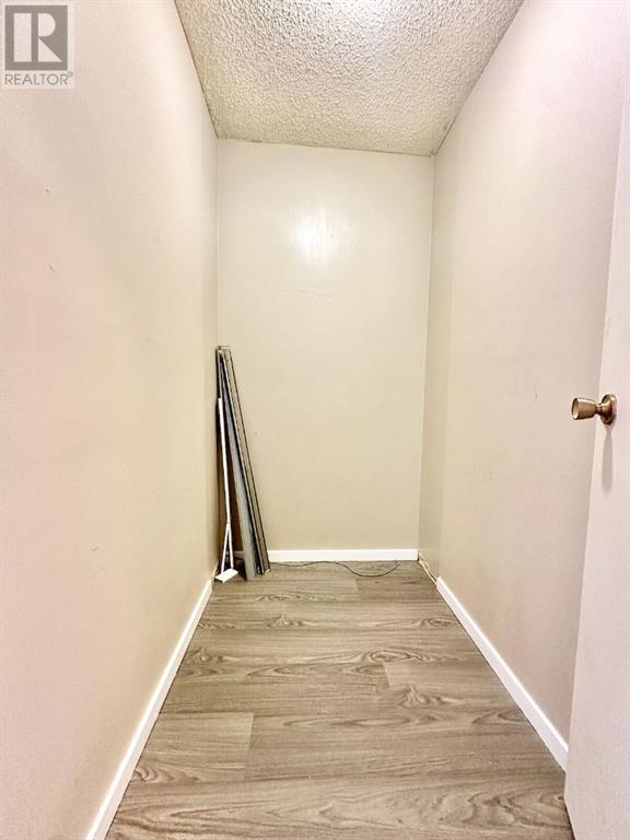 Single Family House for Sale in   Dalton Drive NW Dalhousie Calgary 