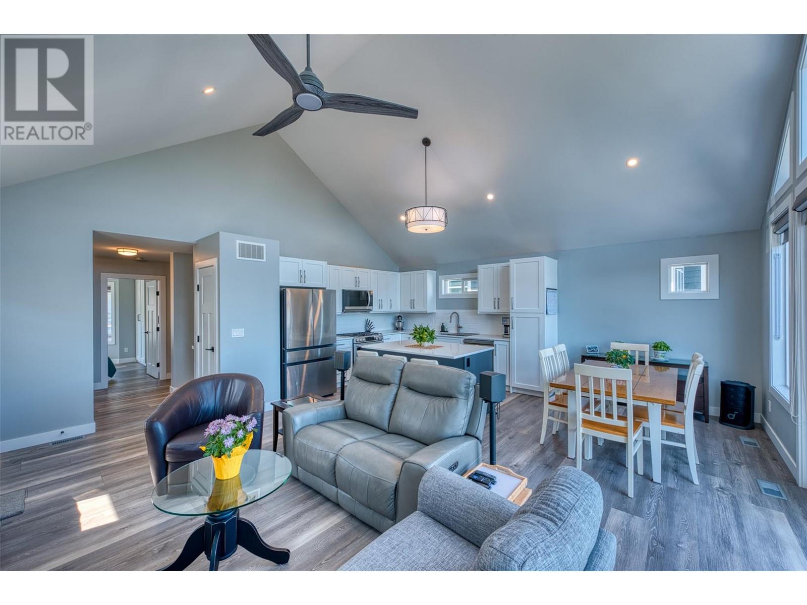 348 6833 Madrid Way, Kelowna