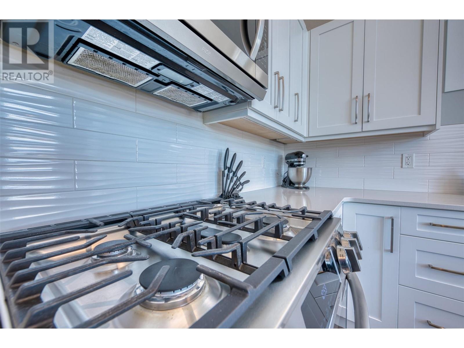 348 6833 Madrid Way, Kelowna