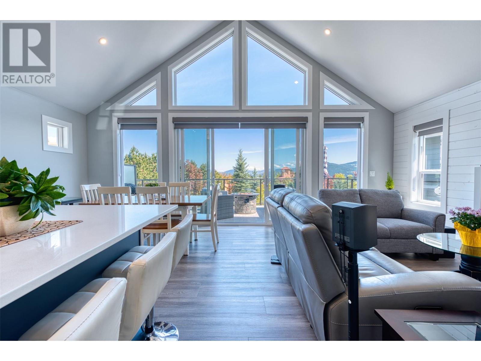 348 6833 Madrid Way, Kelowna
