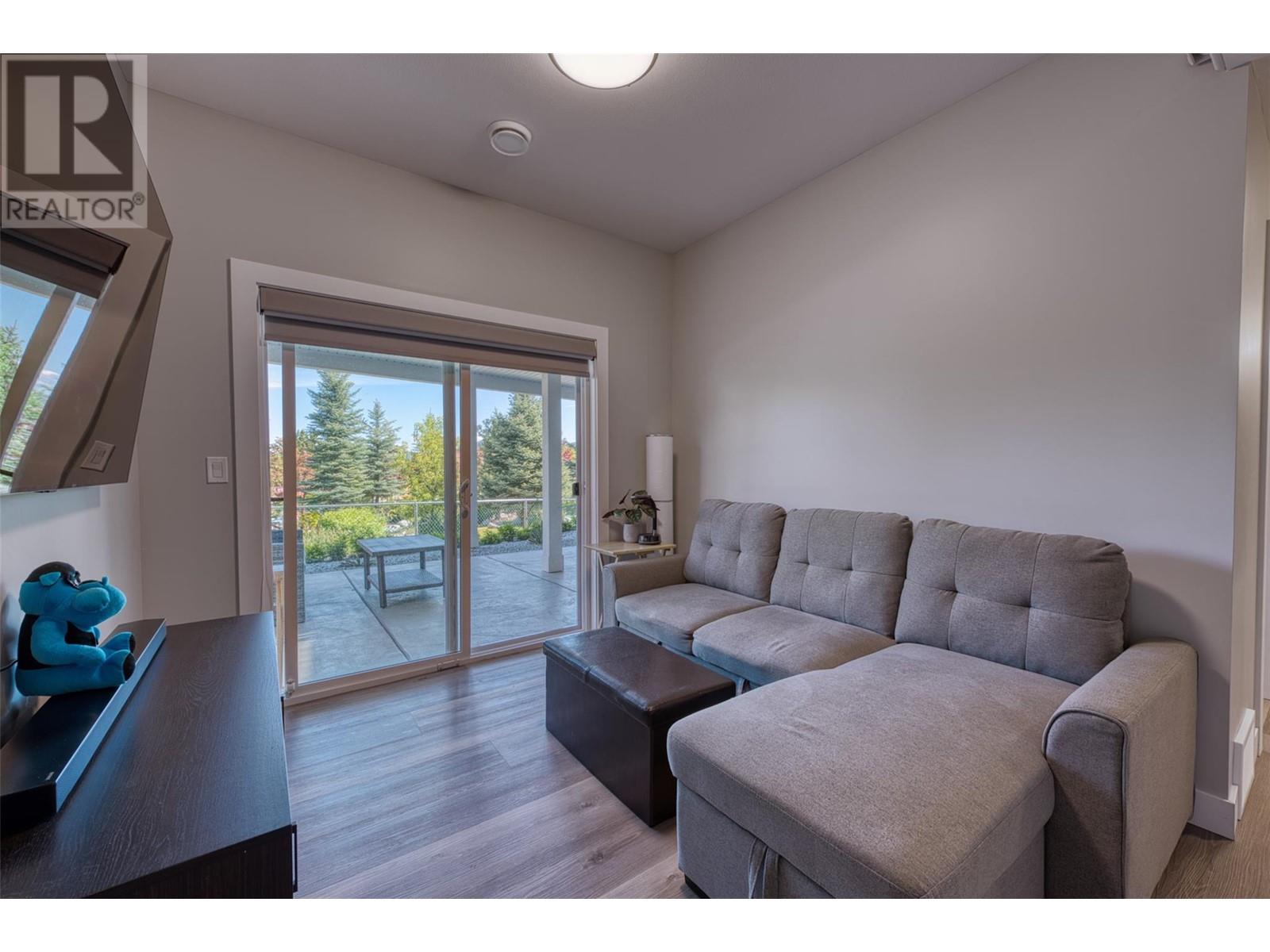 348 6833 Madrid Way, Kelowna
