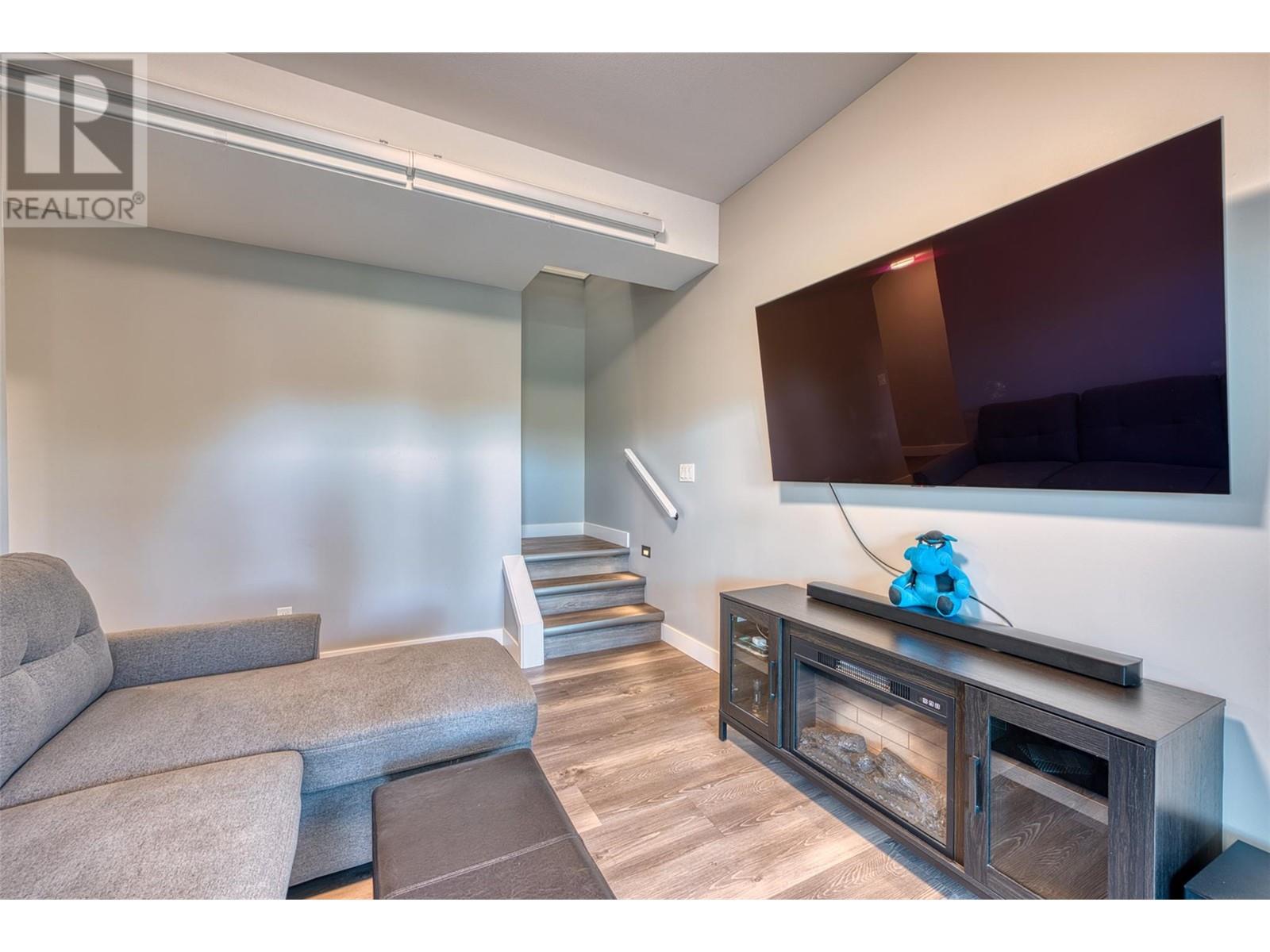 348 6833 Madrid Way, Kelowna
