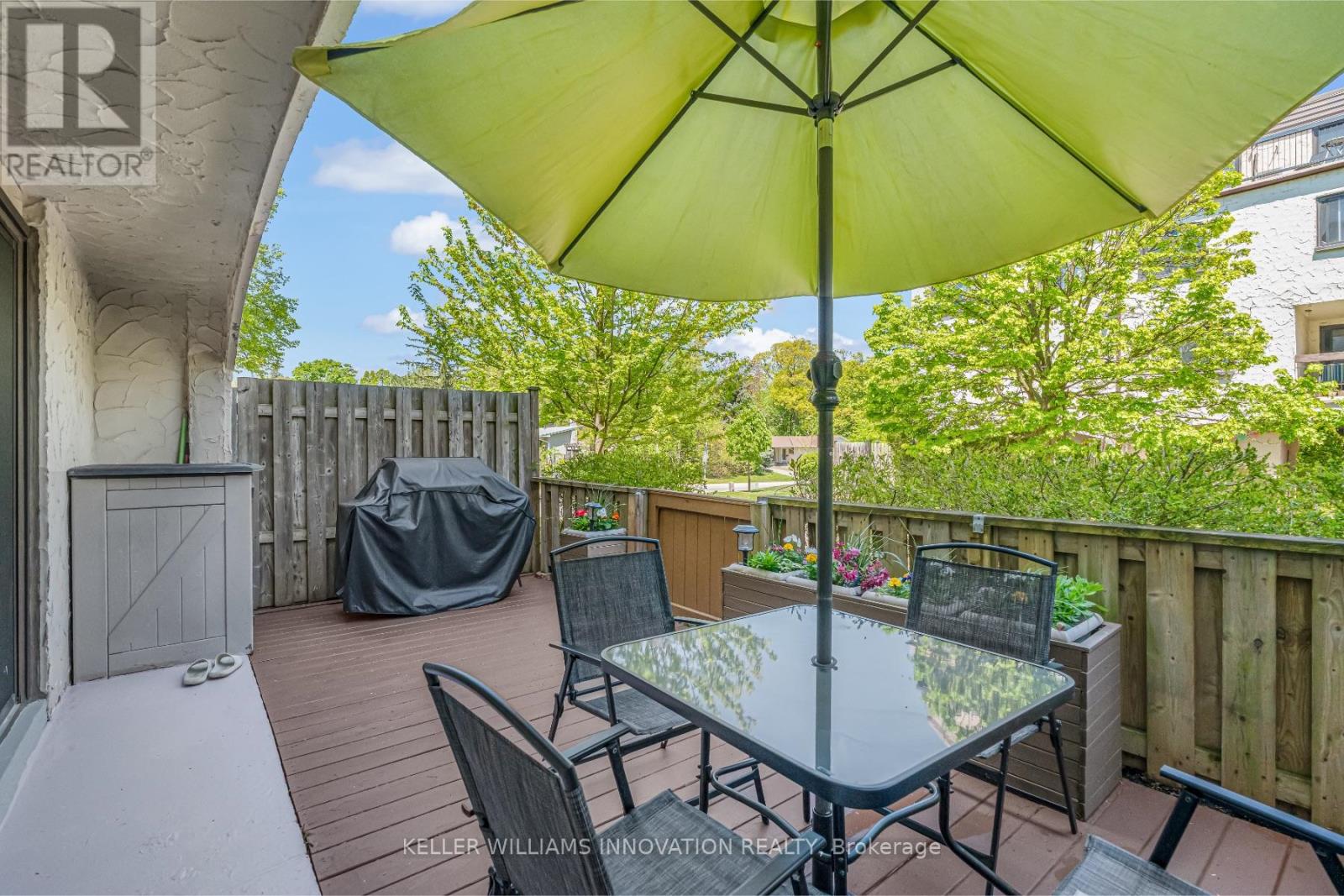 Photo 13 of 121 1050 Falgarwood Drive, Oakville ON