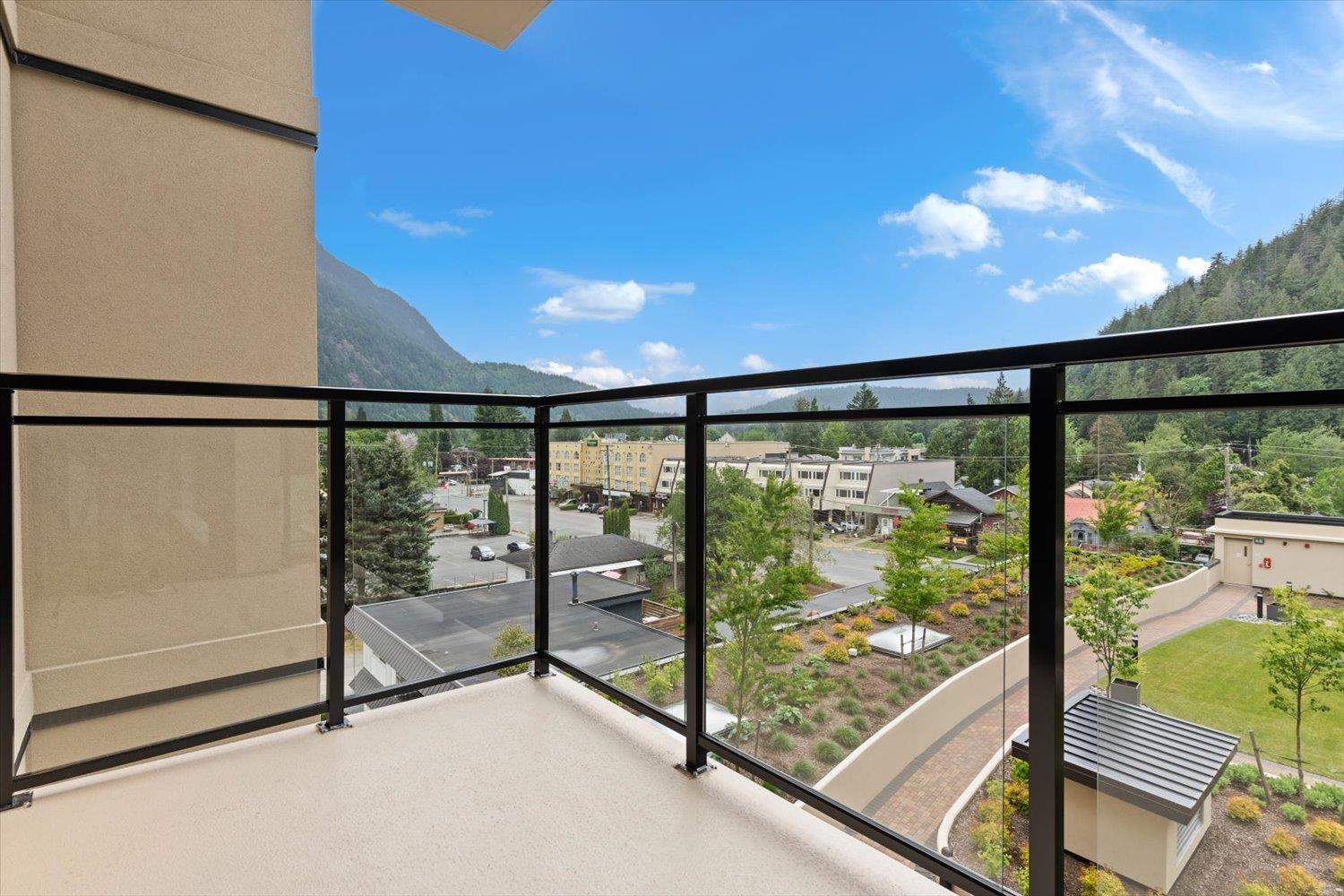 502 120 ESPLANADE AVENUE, Harrison Hot Springs, Harrison Hot Springs