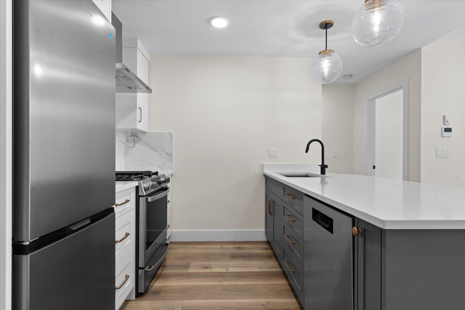 502 120 ESPLANADE AVENUE, Harrison Hot Springs, Harrison Hot Springs