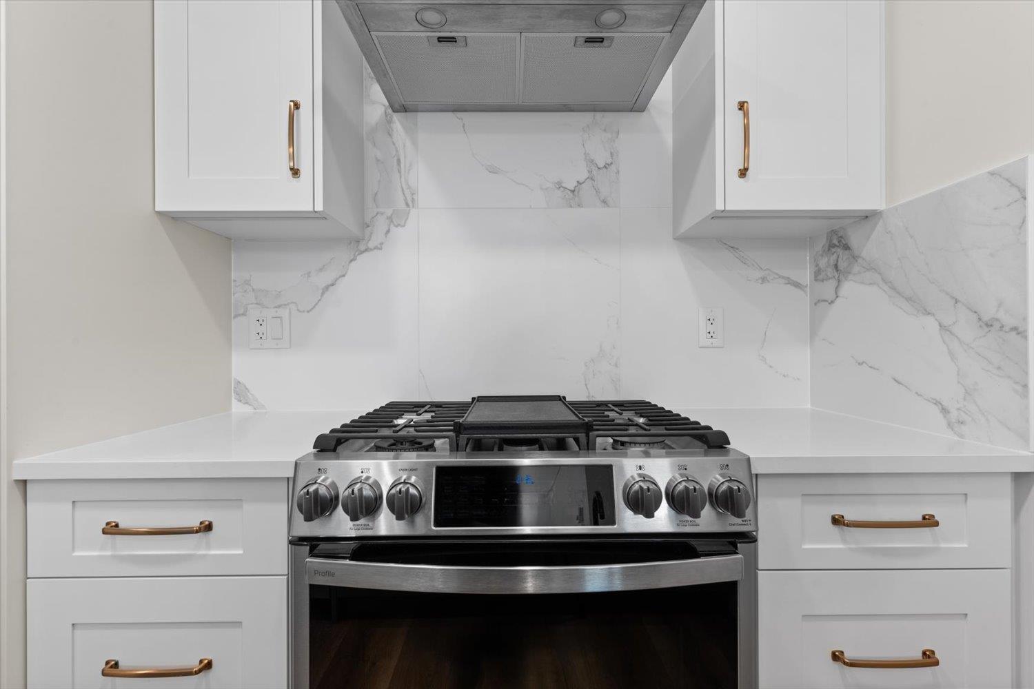 502 120 ESPLANADE AVENUE, Harrison Hot Springs, Harrison Hot Springs