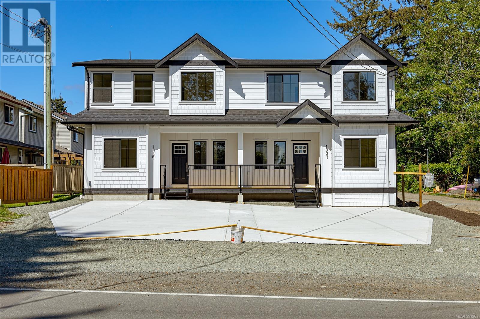 1939 Maple Ave S, Sooke