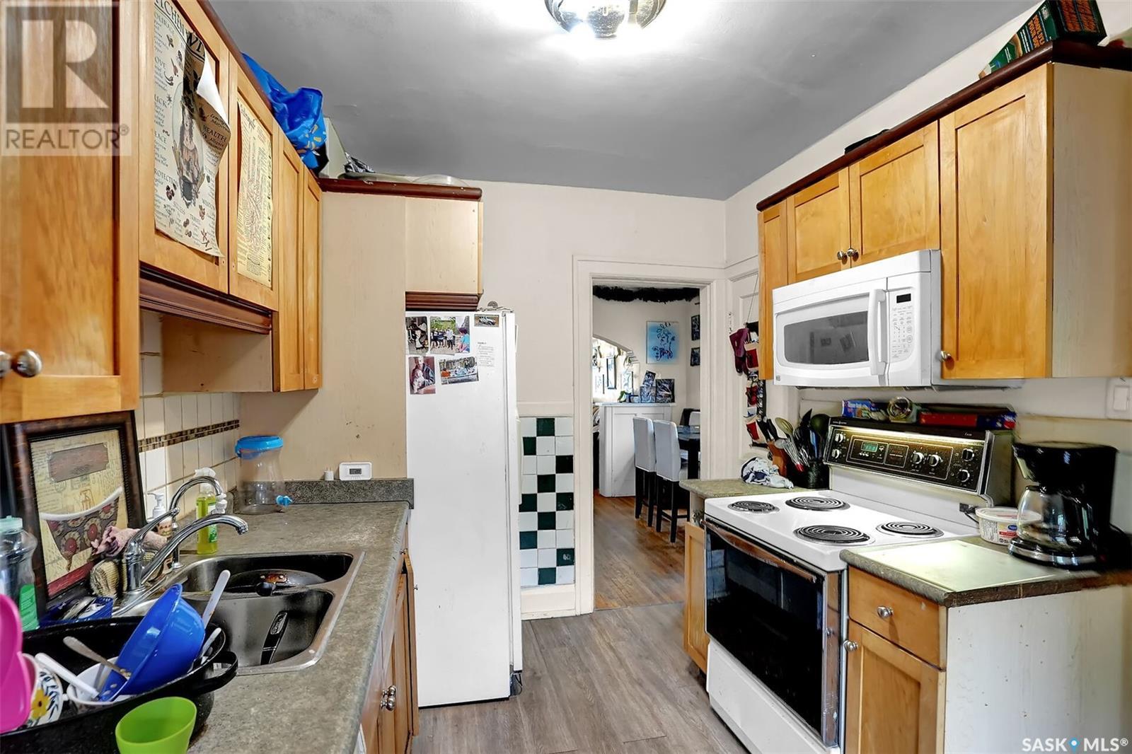 Photo 3 of 1238 Elphinstone Street, Regina SK