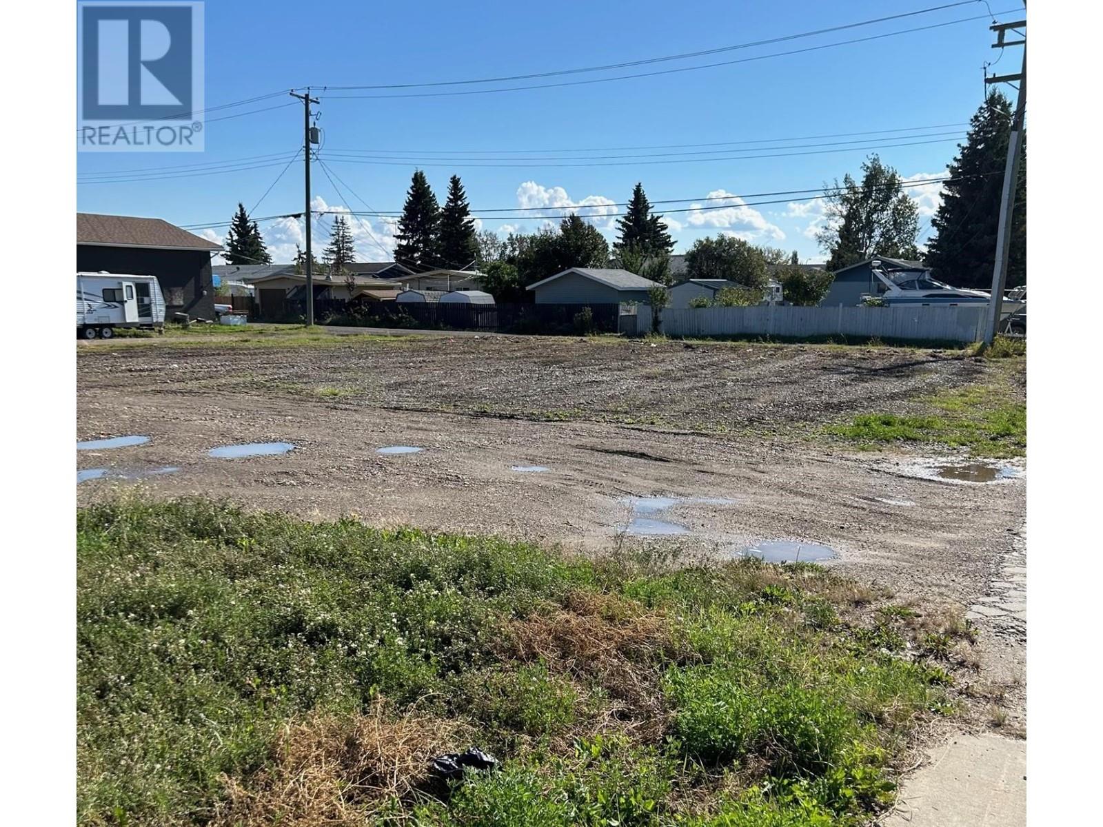 Photo 4 of 9103 9107 100 Avenue, Fort St John BC