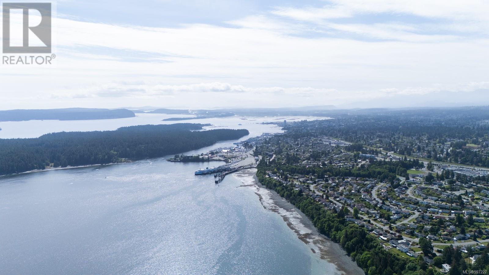 #207 2815 DEPARTURE BAY RD - Image 18