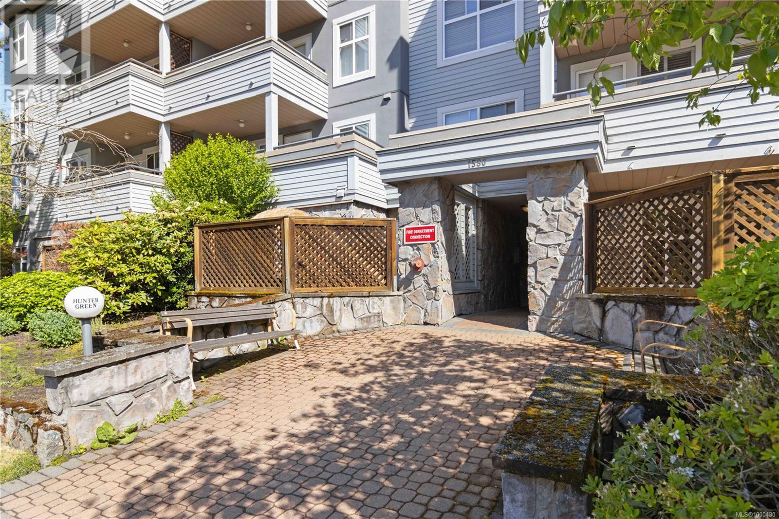 406 1580 Christmas Avenue, Saanich