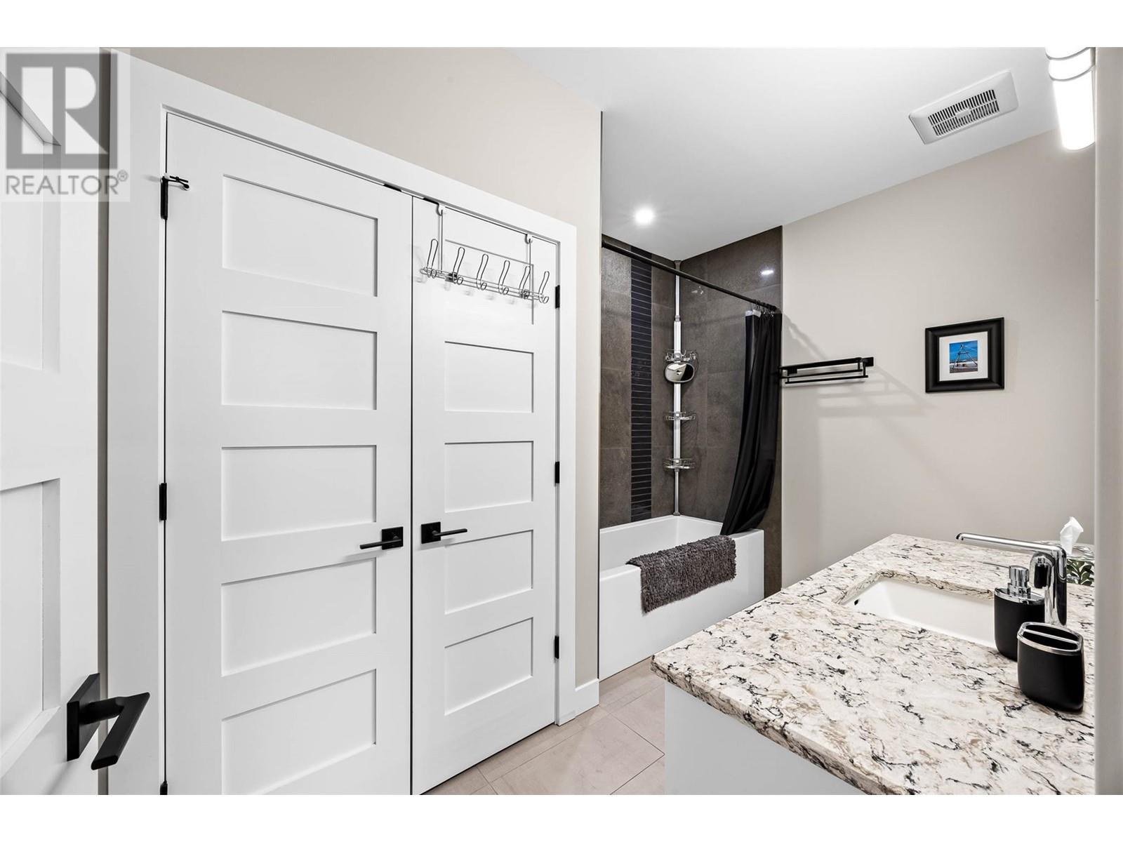 Photo 10 of 7450 Dallas Drive, Kamloops BC