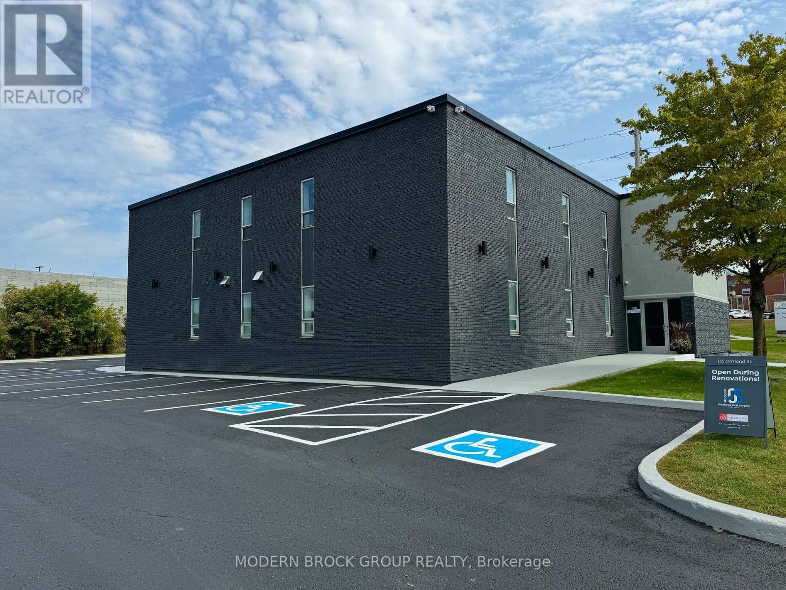 Photo 5 of 201 135 Ormond Street, Brockville ON