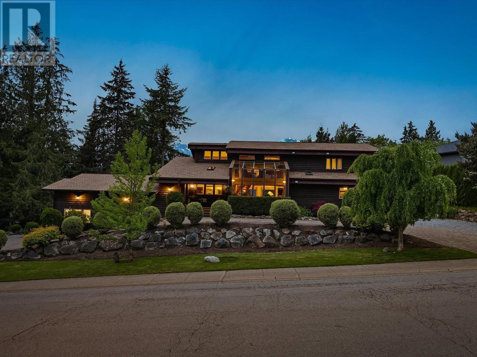 1074 GLACIER VIEW DRIVE, Squamish