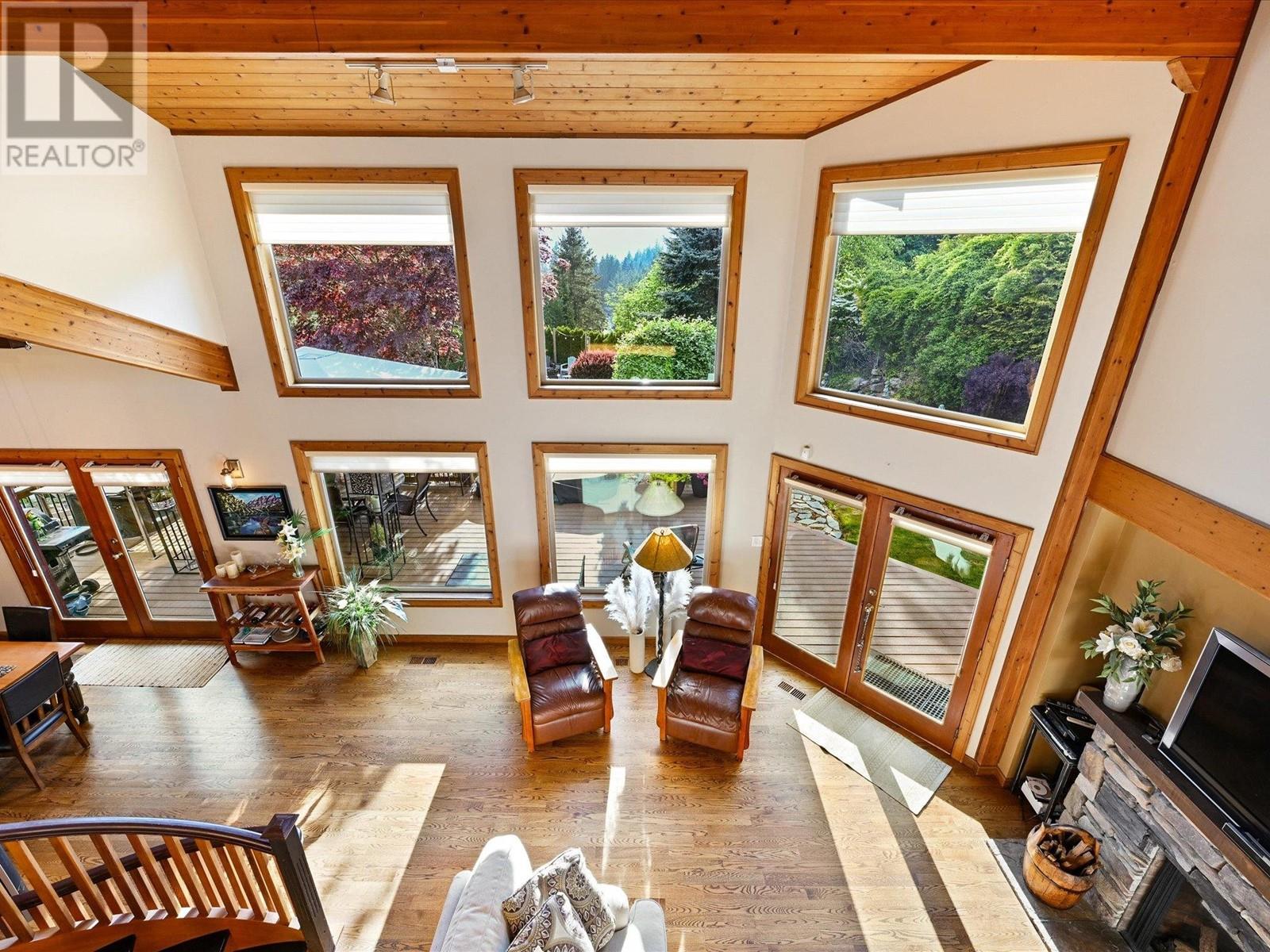1074 GLACIER VIEW DRIVE, Squamish real estate listing R3005192