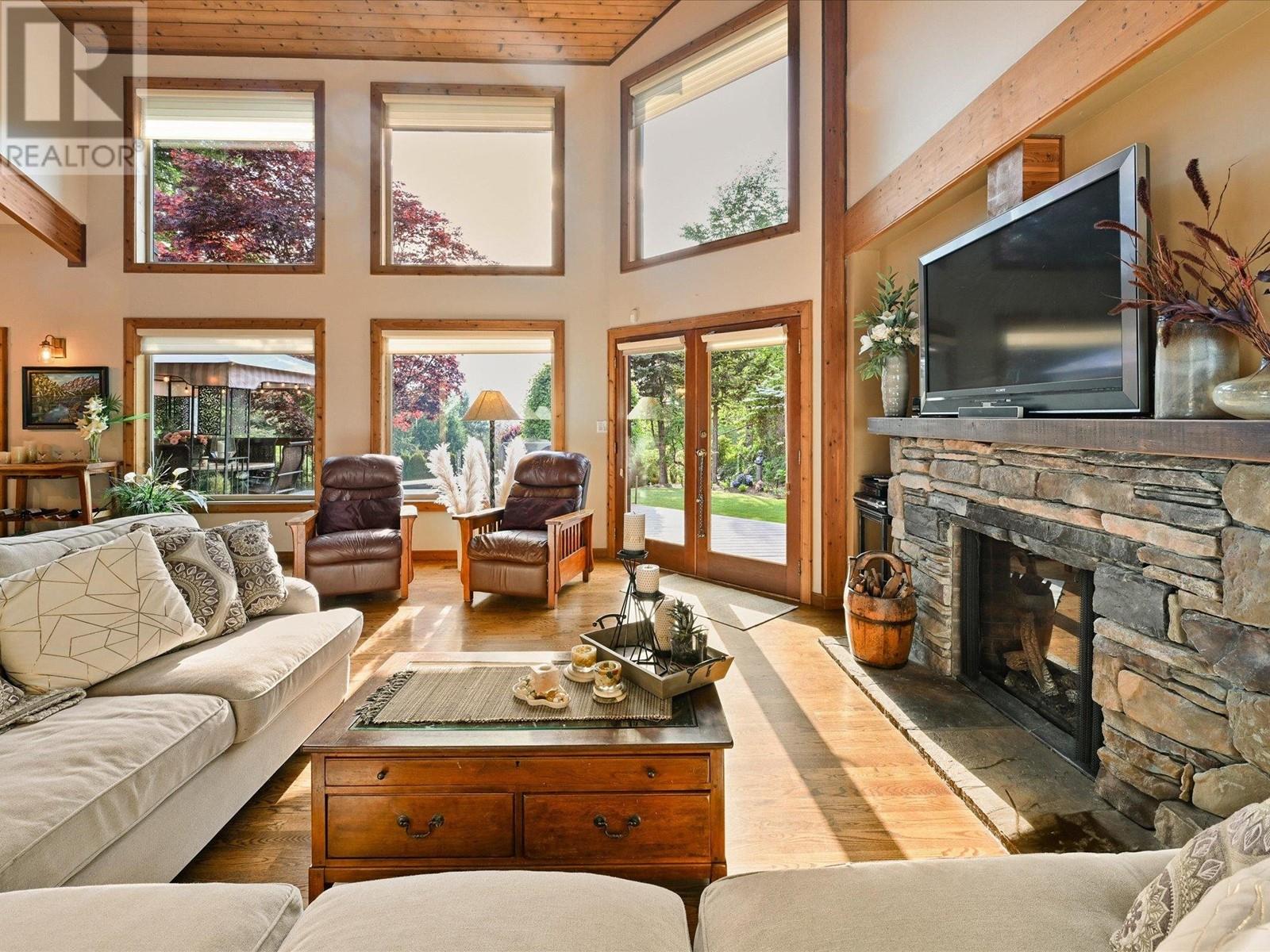 1074 GLACIER VIEW DRIVE, Squamish real estate listing R3005192