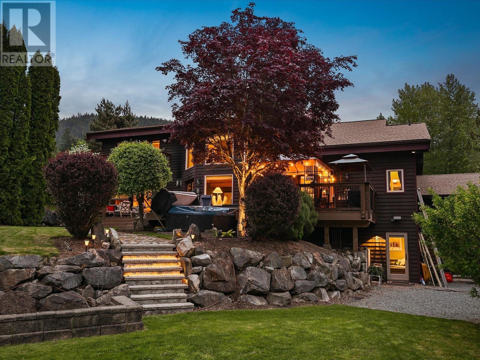 1074 GLACIER VIEW DRIVE, Squamish real estate listing R3005192