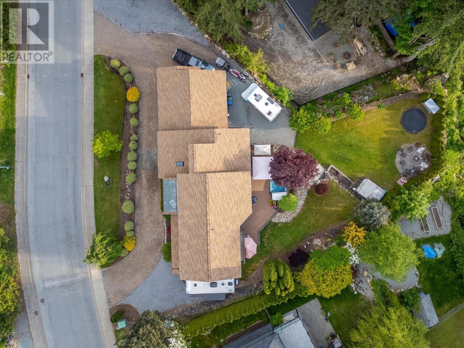 1074 GLACIER VIEW DRIVE, Squamish real estate listing R3005192