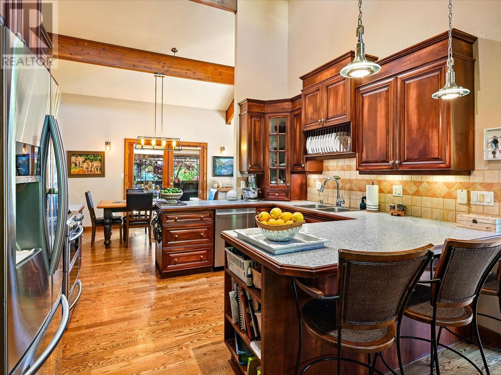 1074 GLACIER VIEW DRIVE, Squamish real estate listing R3005192