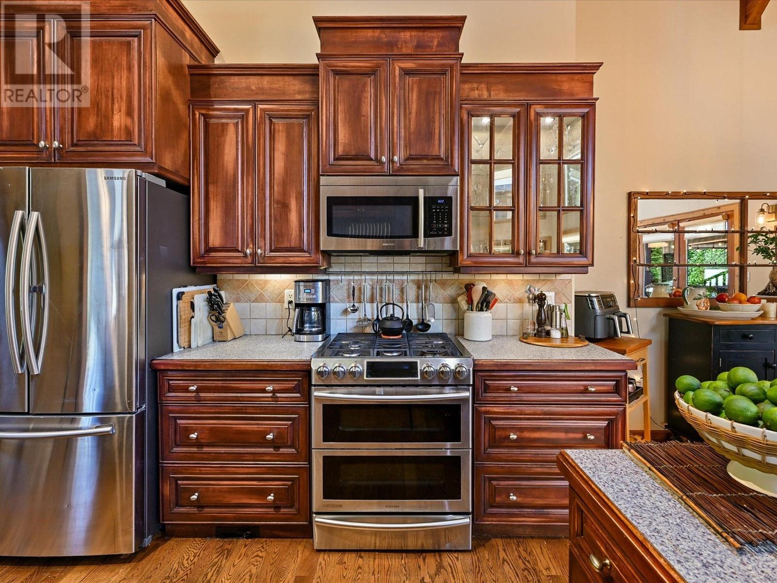 1074 GLACIER VIEW DRIVE, Squamish real estate listing R3005192