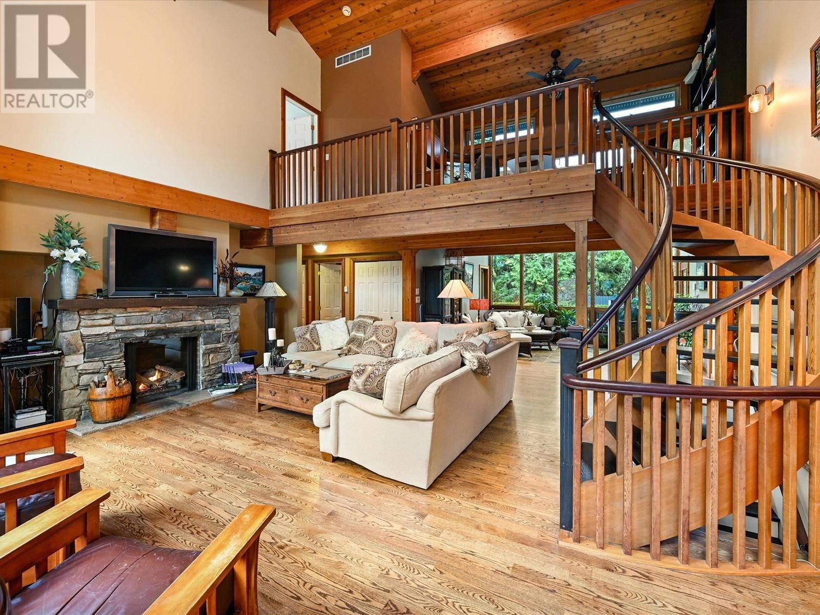 1074 GLACIER VIEW DRIVE, Squamish real estate listing R3005192
