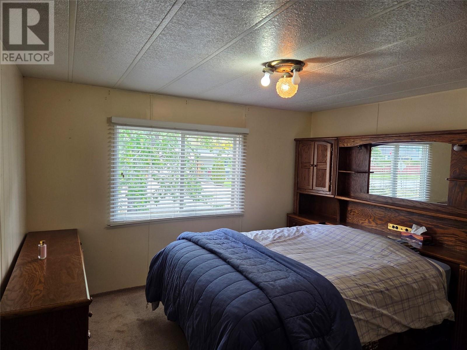  405 Vandelinde Drive, Keremeos