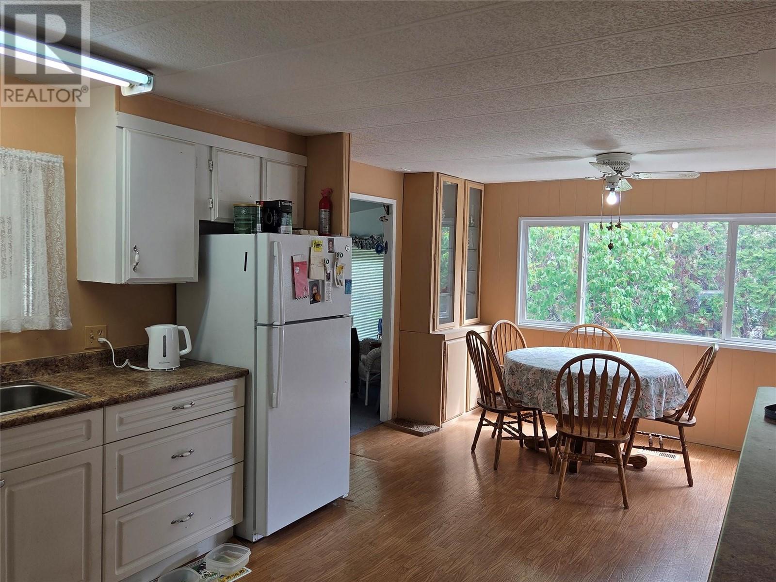  405 Vandelinde Drive, Keremeos