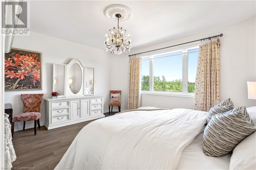 Photo 11 of 258 Shoreview Drive, Welland ON