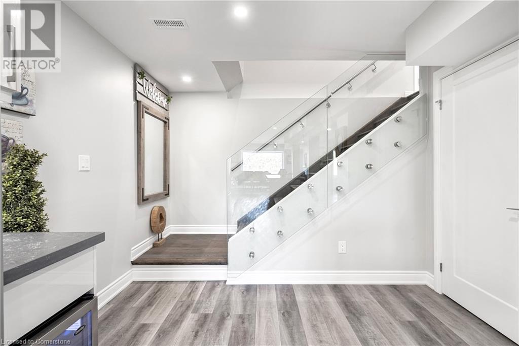 Photo 7 of 258 Shoreview Drive, Welland ON